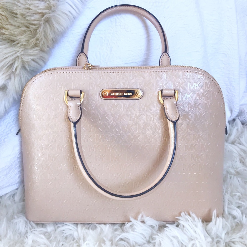 ✨Michael Kors Cindy Large dome satchel - oyster✨